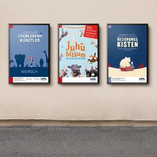 Drei LWL-Plakate eingerahmt nebeneinander zu den Ausstellungen "Überlebenskünstler", "Juhubiläum" und "Beziehungskisten".